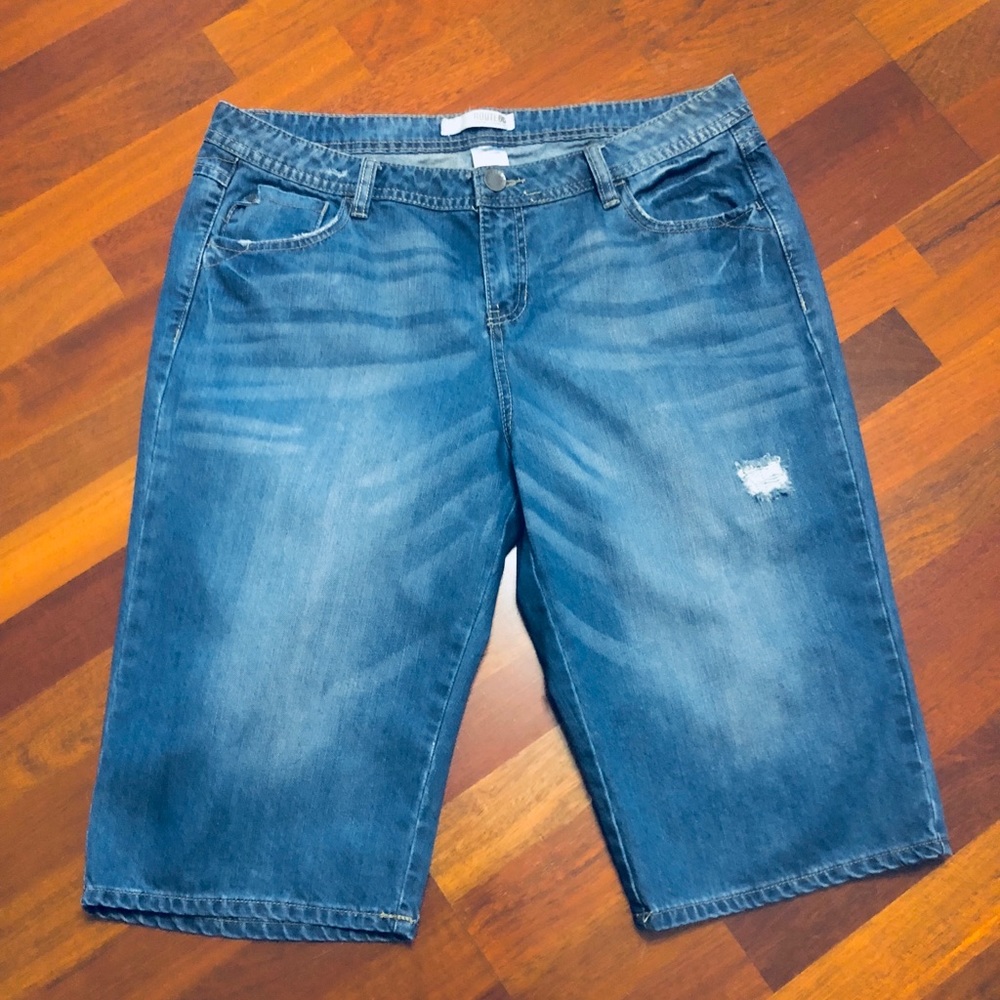 Women’s size 15/16 Bermuda shorts